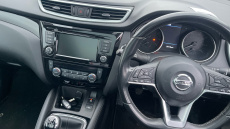 Nissan Qashqai 1.3 DiG-T N-Connecta 5dr [Glass Roof Pack] Petrol Hatchback